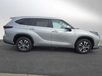 2025 Toyota Highlander XLE