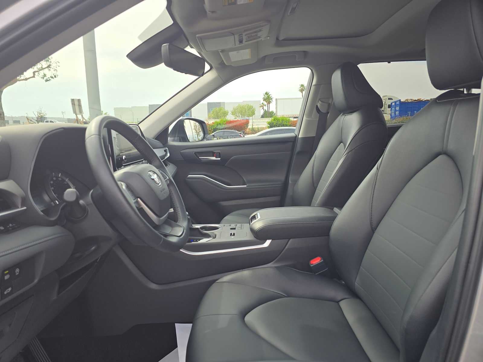 2025 Toyota Highlander XLE