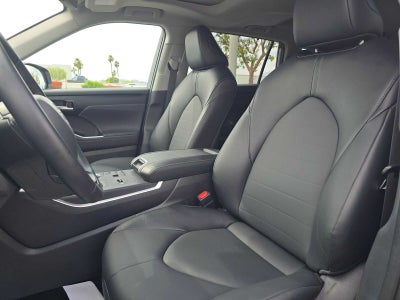 2025 Toyota Highlander XLE