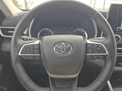 2025 Toyota Highlander XLE
