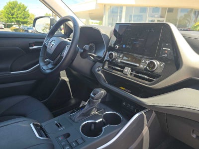 2025 Toyota Highlander XLE