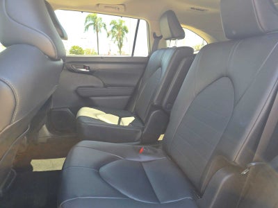 2025 Toyota Highlander XLE