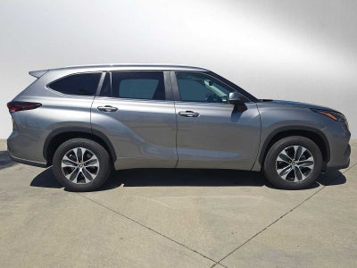 2025 Toyota Highlander XLE