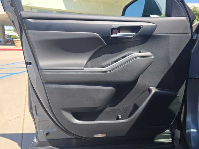 2025 Toyota Highlander XLE