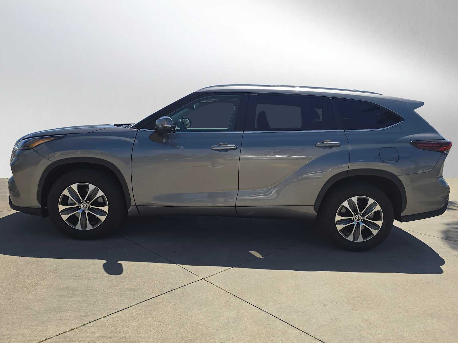 2025 Toyota Highlander XLE