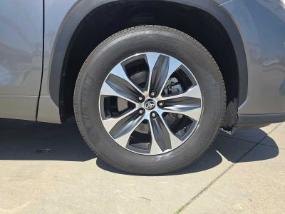 2025 Toyota Highlander XLE
