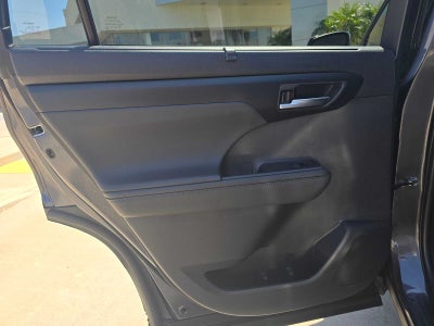 2025 Toyota Highlander XLE