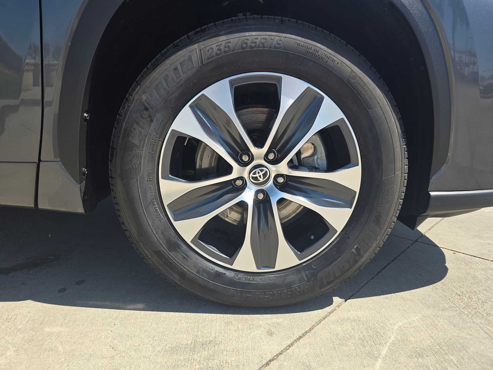 2025 Toyota Highlander XLE