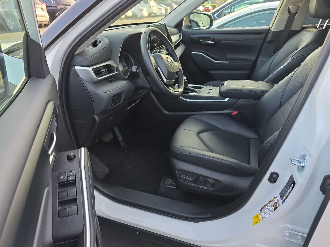 2025 Toyota Highlander XLE