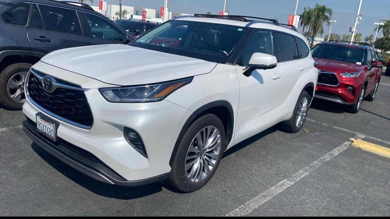 2023 Toyota Highlander Platinum