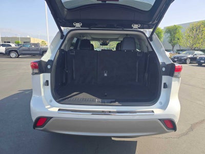 2023 Toyota Highlander Platinum