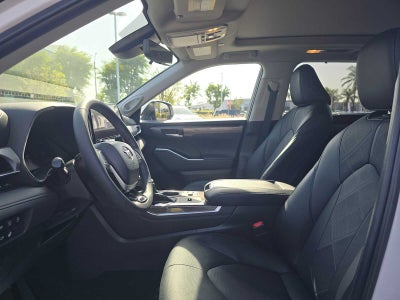 2023 Toyota Highlander Platinum