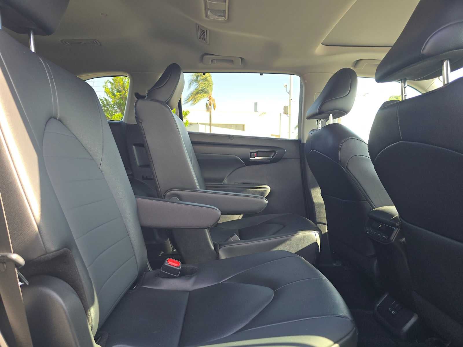 2025 Toyota Highlander XLE
