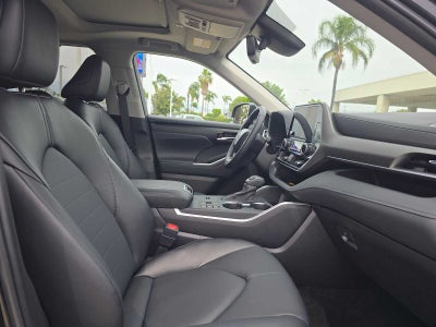 2025 Toyota Highlander XLE