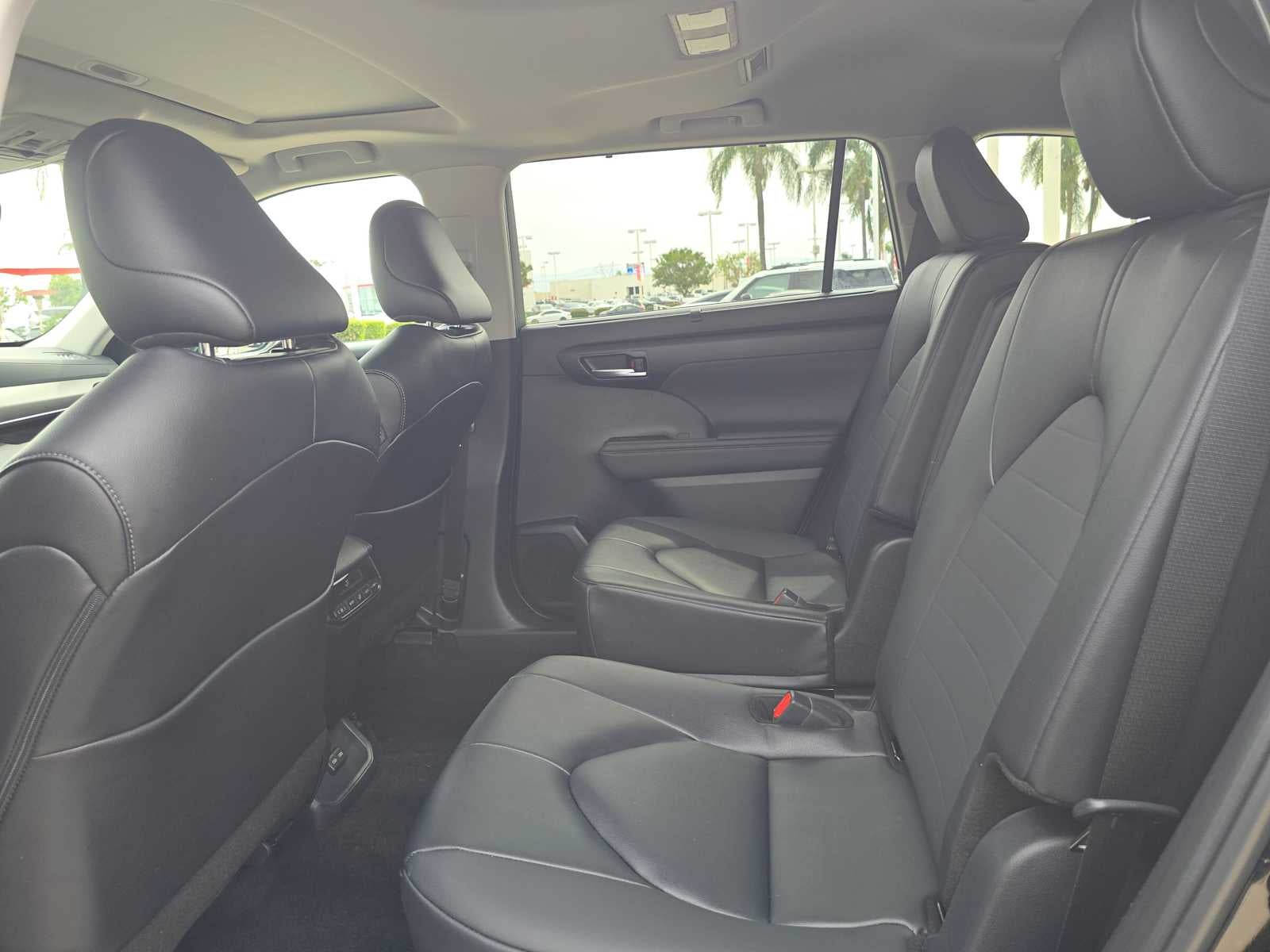 2025 Toyota Highlander XLE