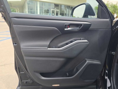 2025 Toyota Highlander XLE