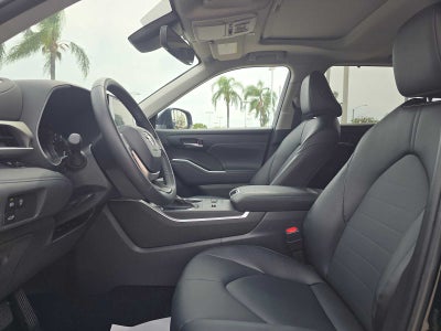 2025 Toyota Highlander XLE