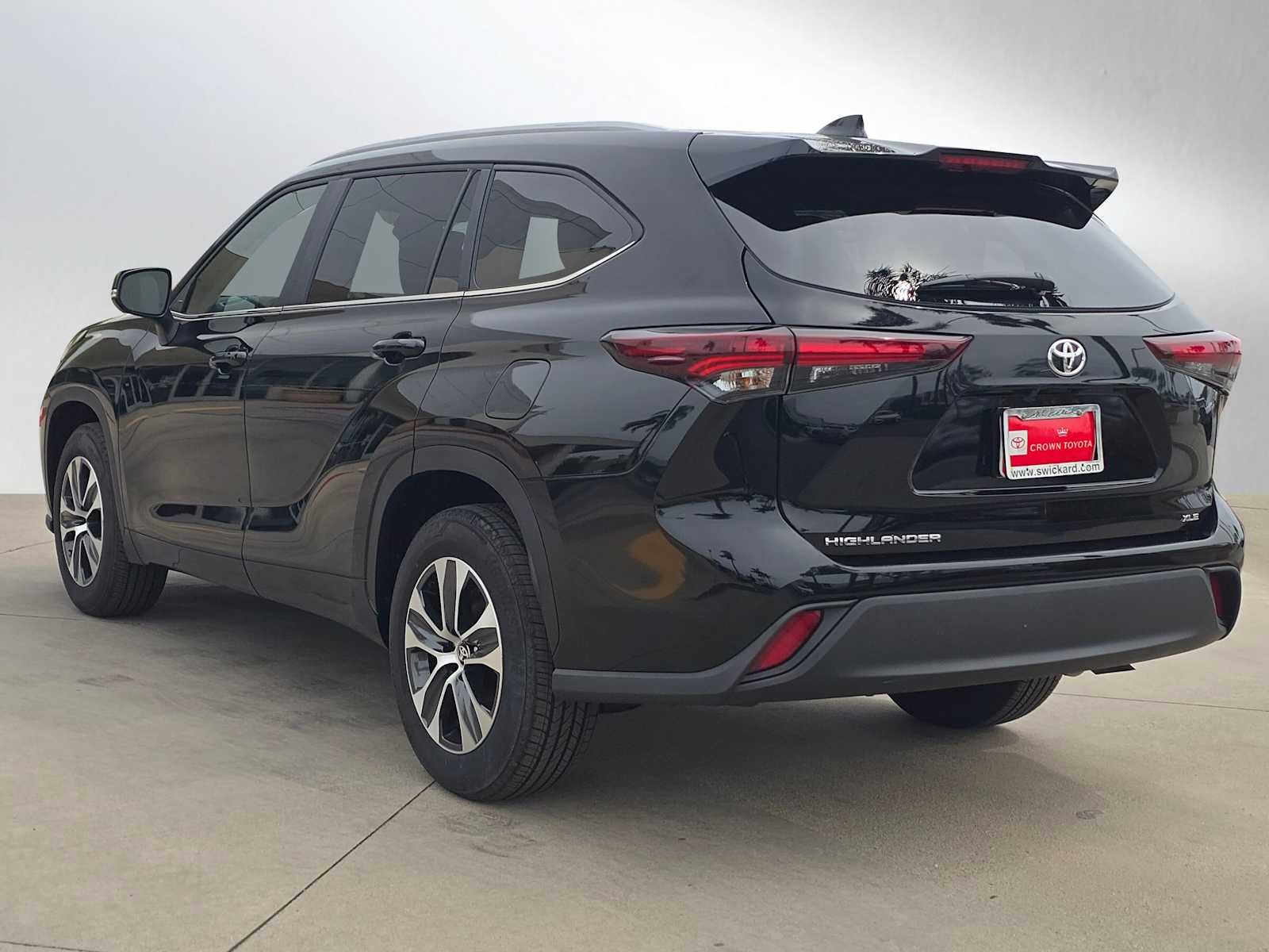 2025 Toyota Highlander XLE