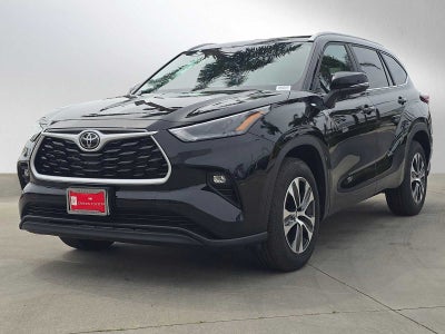2025 Toyota Highlander XLE