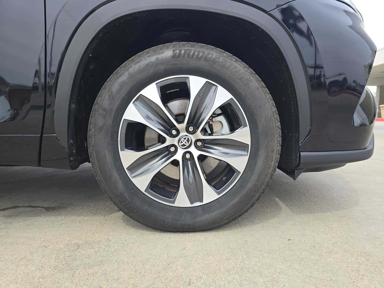 2025 Toyota Highlander XLE