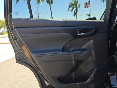 2025 Toyota Highlander XLE