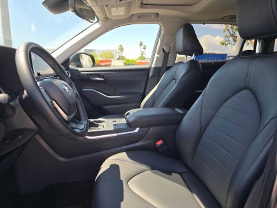 2025 Toyota Highlander XLE