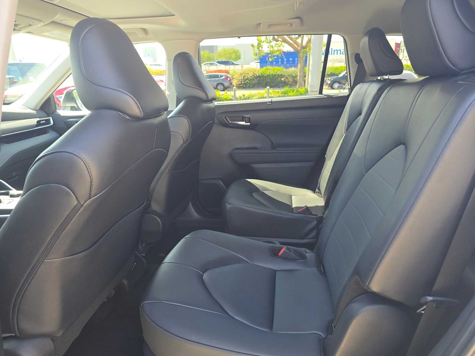 2025 Toyota Highlander XLE