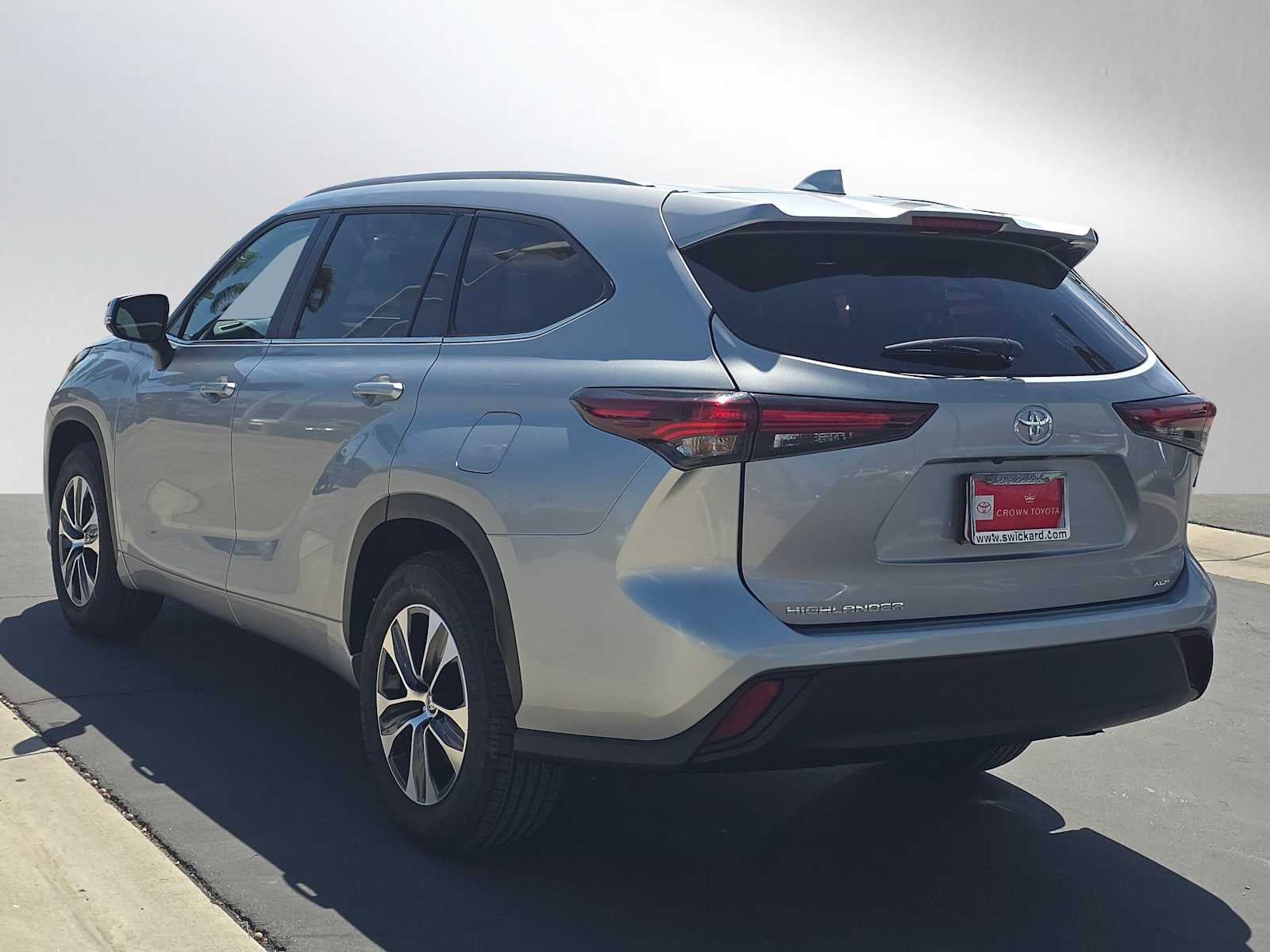 2025 Toyota Highlander XLE