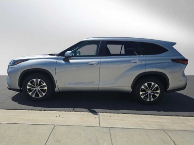 2025 Toyota Highlander XLE