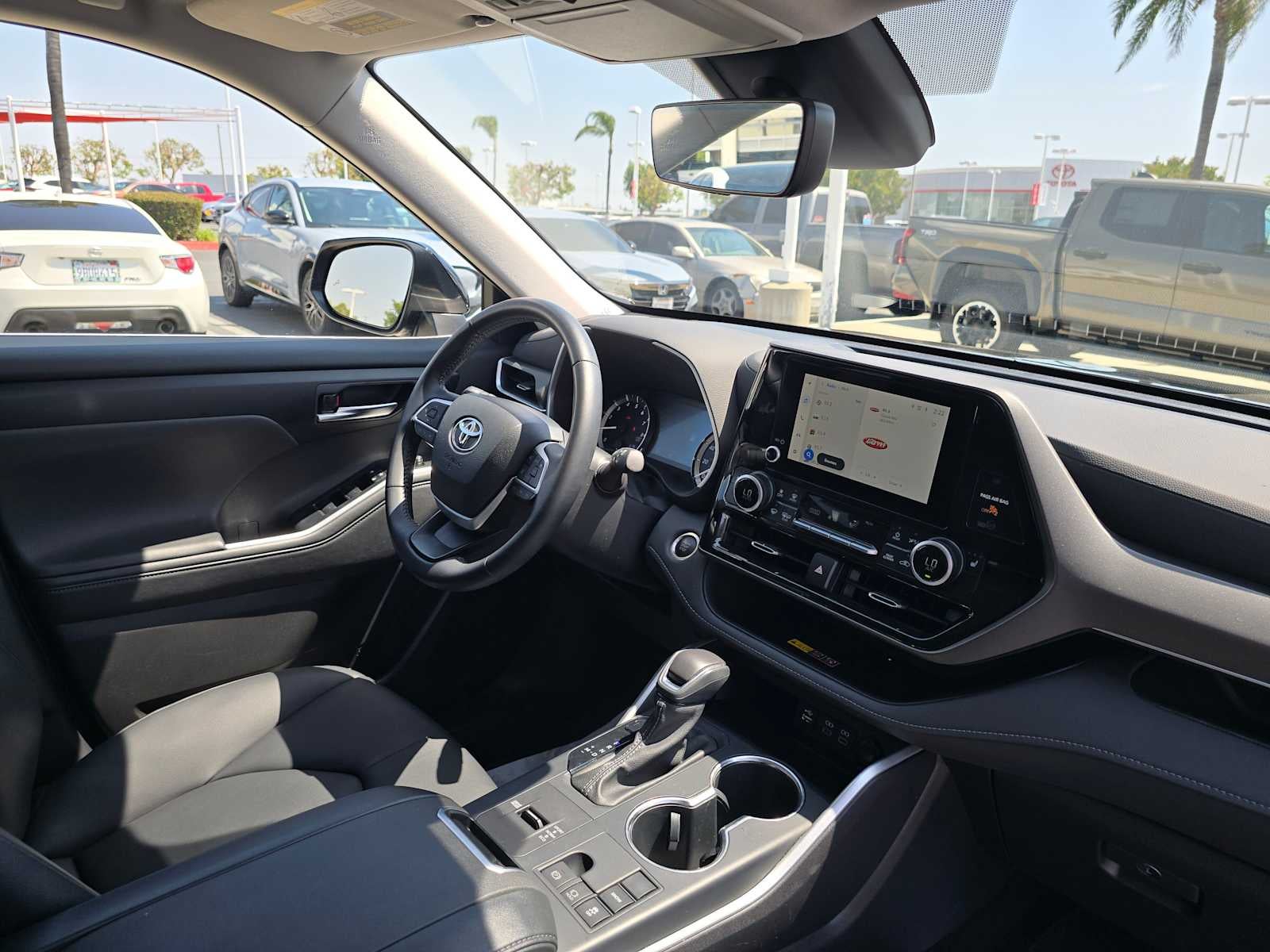 2025 Toyota Highlander XLE