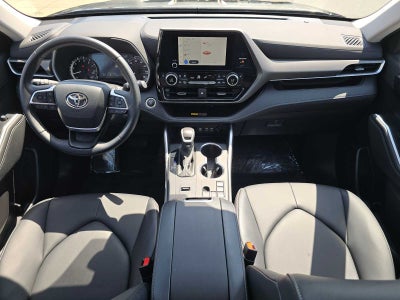 2025 Toyota Highlander XLE