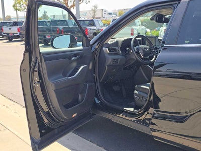 2025 Toyota Highlander XLE