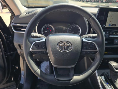 2025 Toyota Highlander XLE