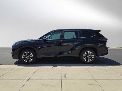 2025 Toyota Highlander XLE