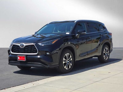 2025 Toyota Highlander XLE