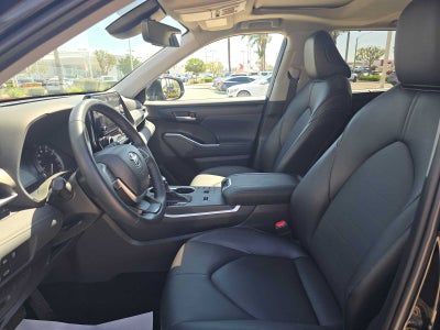 2025 Toyota Highlander XLE