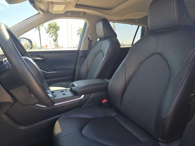 2025 Toyota Highlander XLE