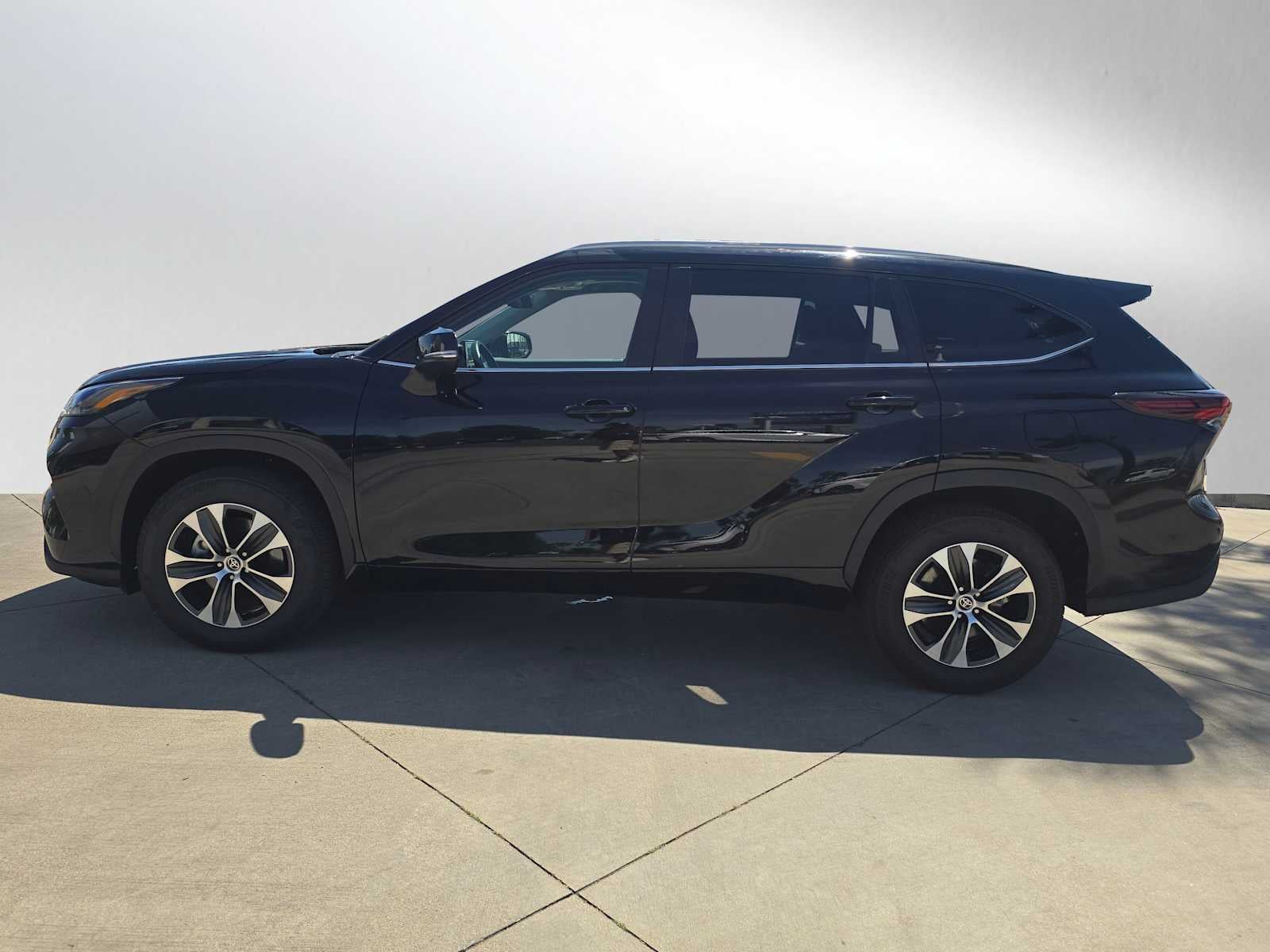 2025 Toyota Highlander XLE