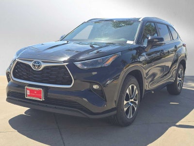 2025 Toyota Highlander XLE