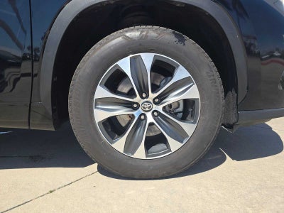 2025 Toyota Highlander XLE