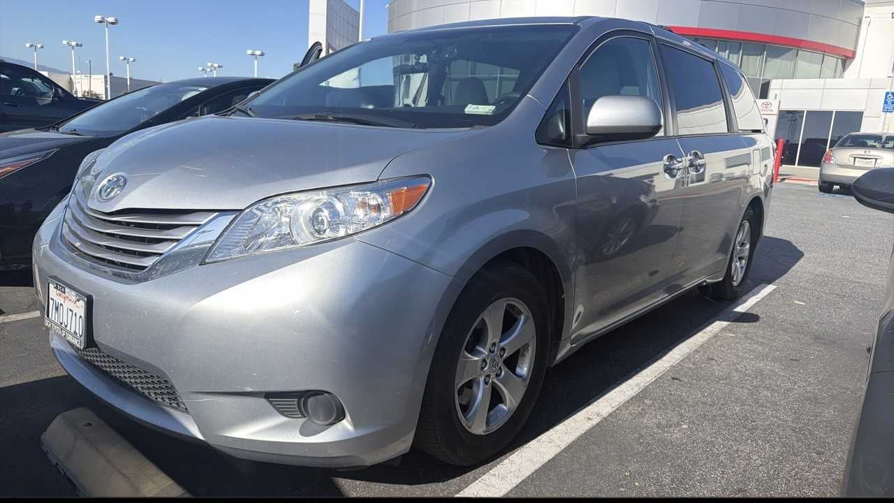 2015 Toyota Sienna LE