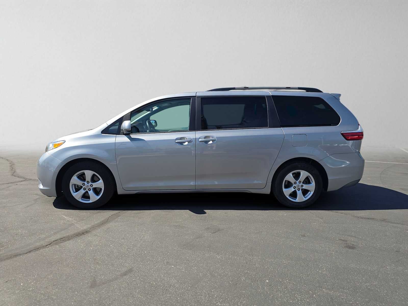 2015 Toyota Sienna LE