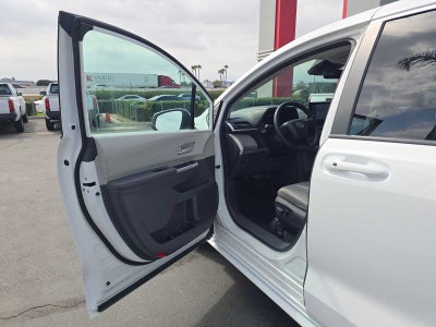 2023 Toyota Sienna LE