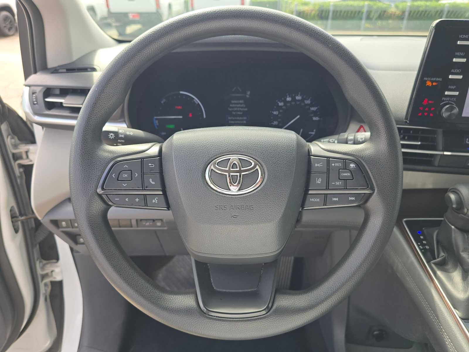 2023 Toyota Sienna LE