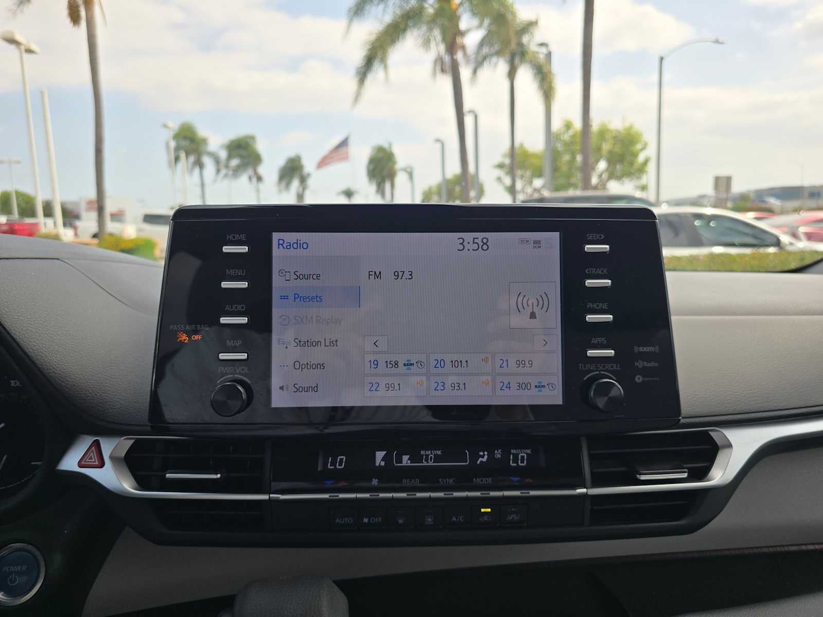 2023 Toyota Sienna LE
