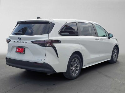 2023 Toyota Sienna LE