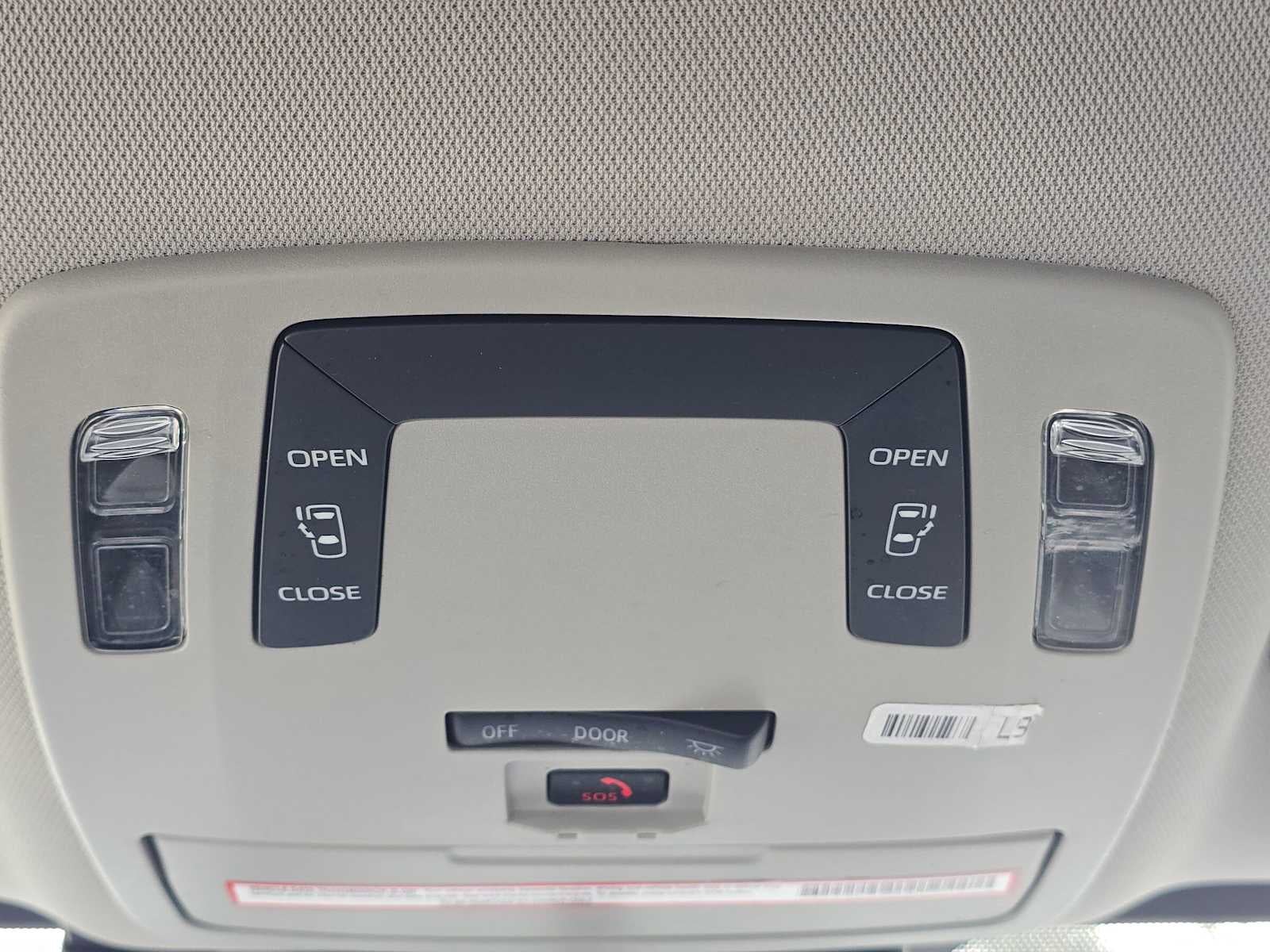 2023 Toyota Sienna LE