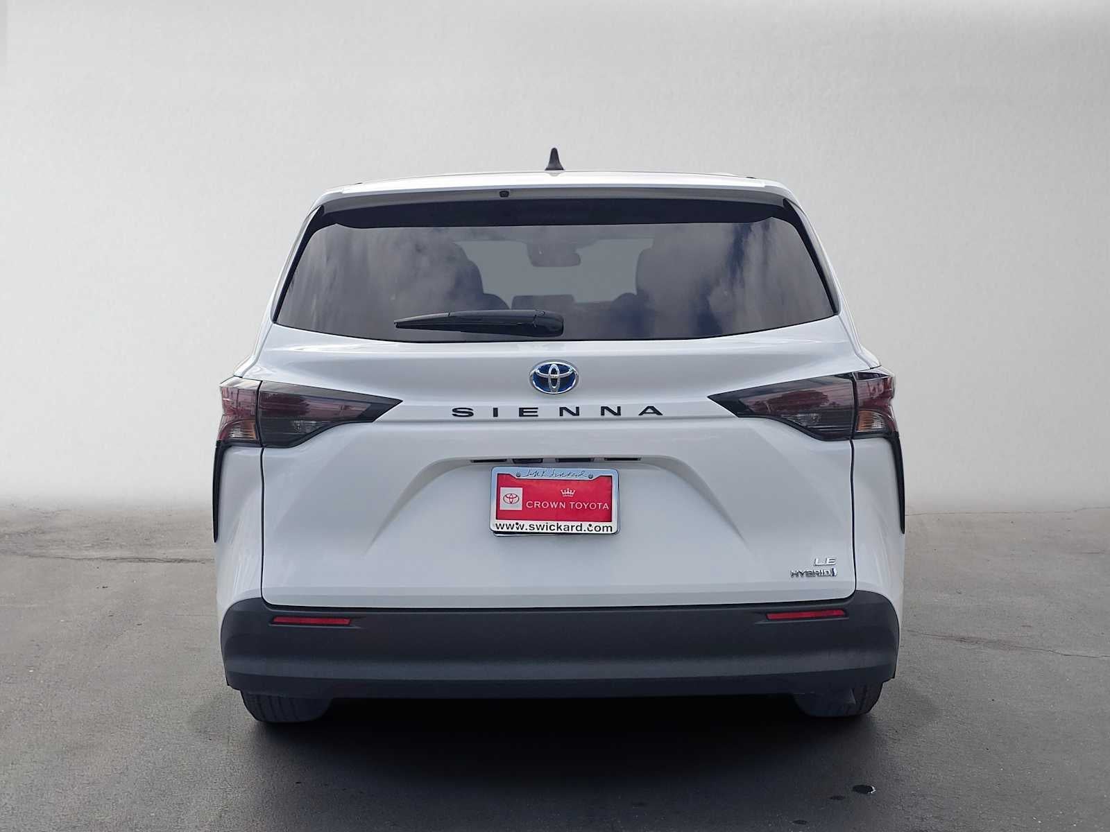 2023 Toyota Sienna LE