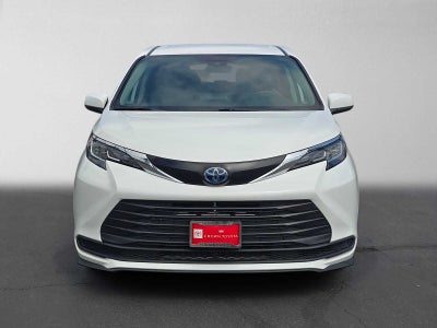 2023 Toyota Sienna LE