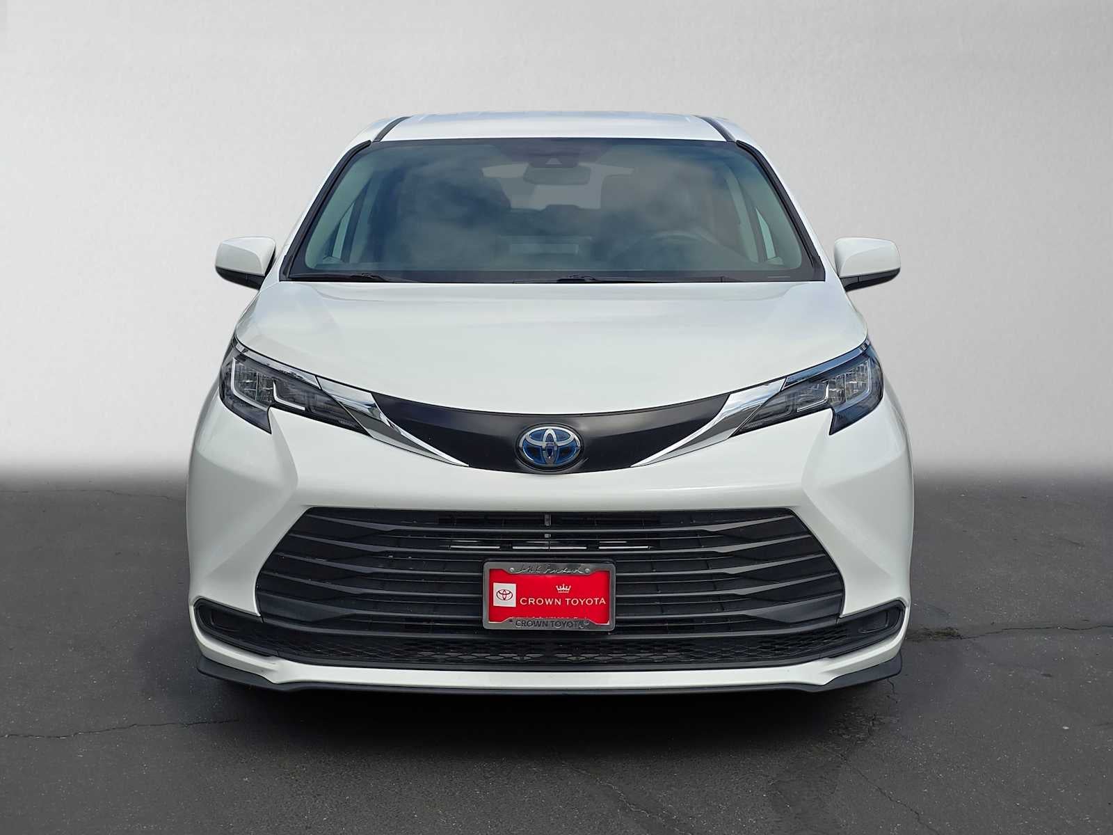 2023 Toyota Sienna LE